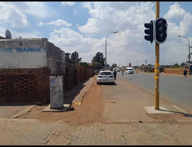 3 BEDROOM HOUSE FOR SALE IN THOKOZA EXT 2